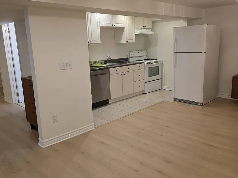 32 Houston Cres #LEVEL B — Photo 7