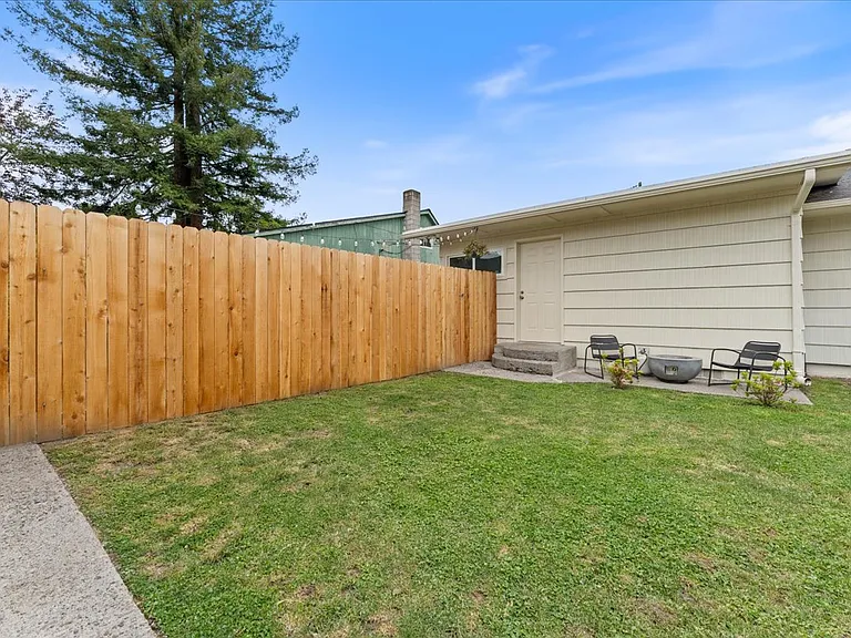 114 Cherry St NW — Photo 30