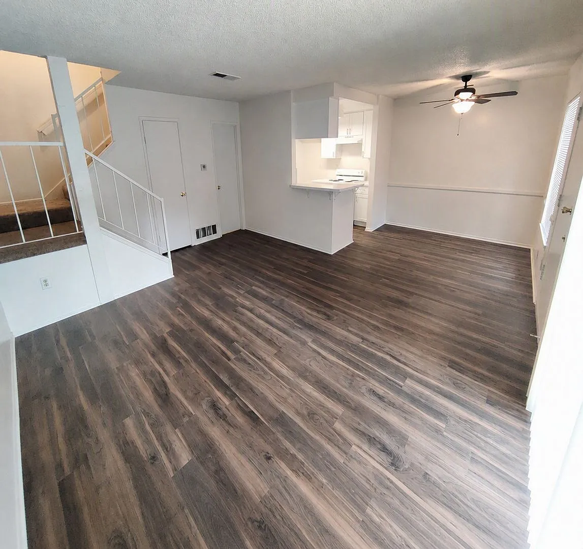 3 bed, 1.5 bath, 1226 sqft, $2,550 — Photo 2