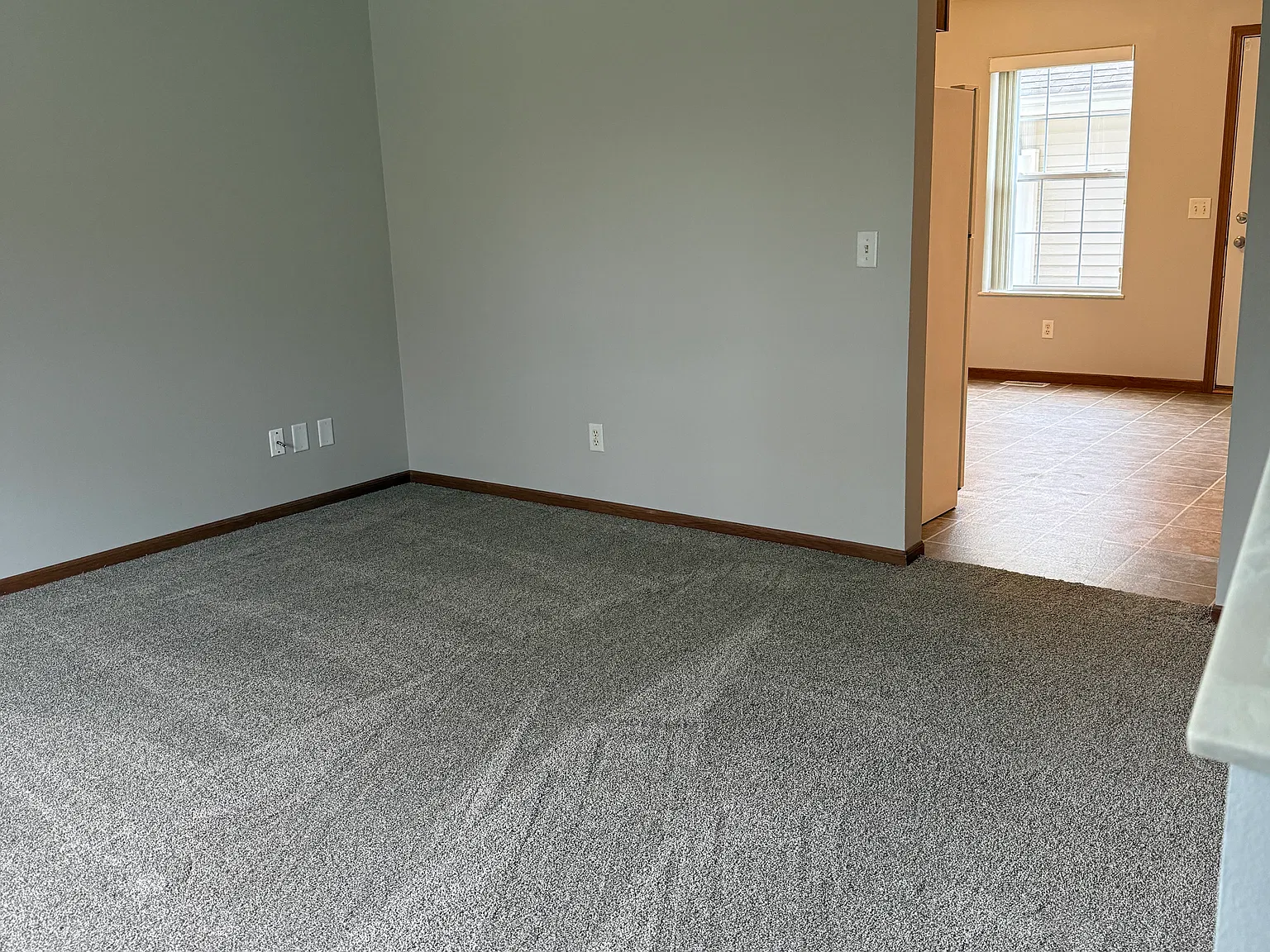 2 bed, 1.5 bath, 1000 sqft, $1,199 — Photo 2