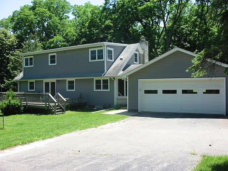 1800 Silverbell Rd — Photo 2