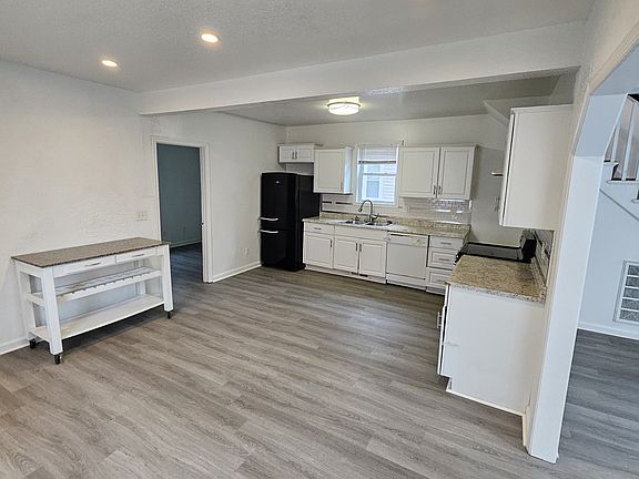 4th image of 1016 W 35th St