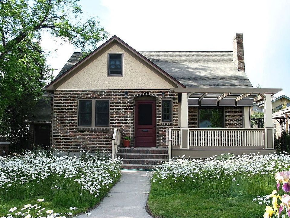 1st image of 224 Hastings Ave