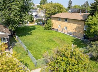 434 14th Ave NE, Calgary, AB T2E 1E5