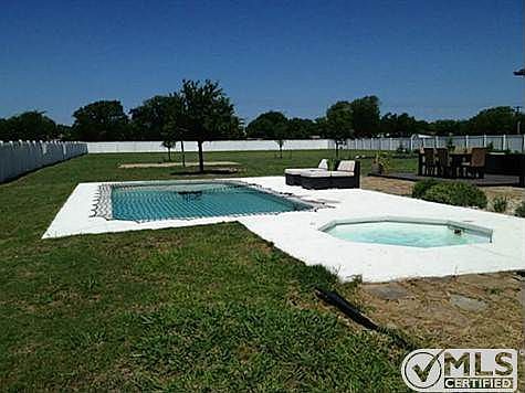 3rd image of 1909 Willow Bend Dr