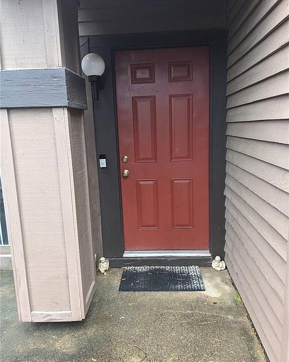 1st image of 424 Abbotsleigh Ct #102