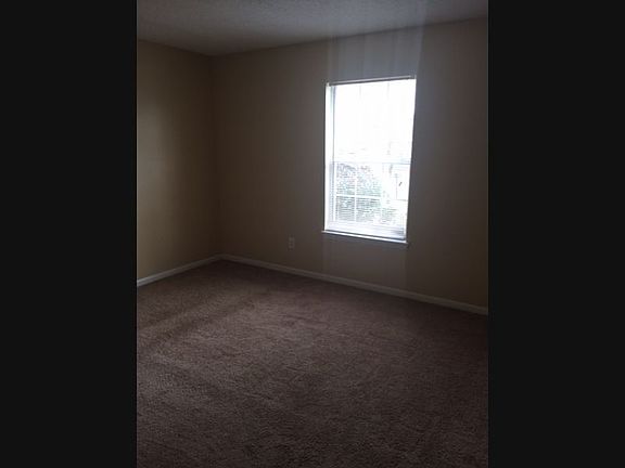 5th image of 2703 A Bluff View Dr