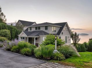 32 Edgewater Road, Falmouth, ME 04105