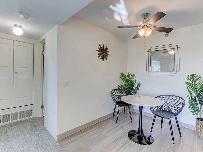Americana Lakewood Apartments — Photo 45