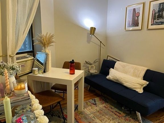 3rd image of 162 E 85th St APT 3W