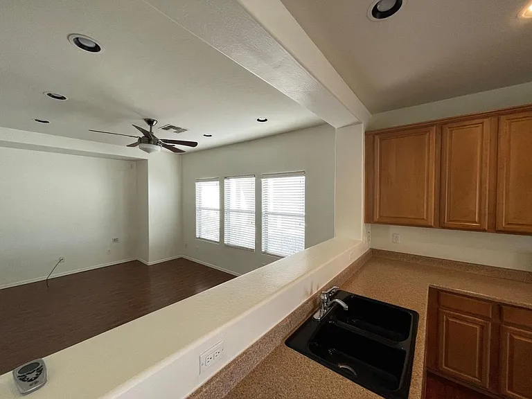 18235 N Alicia Ct — Photo 8