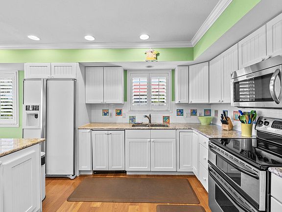 4th image of 1646 Middle Gulf Dr