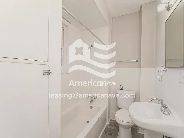 17631_011_main_bathroom_13661197.jpg