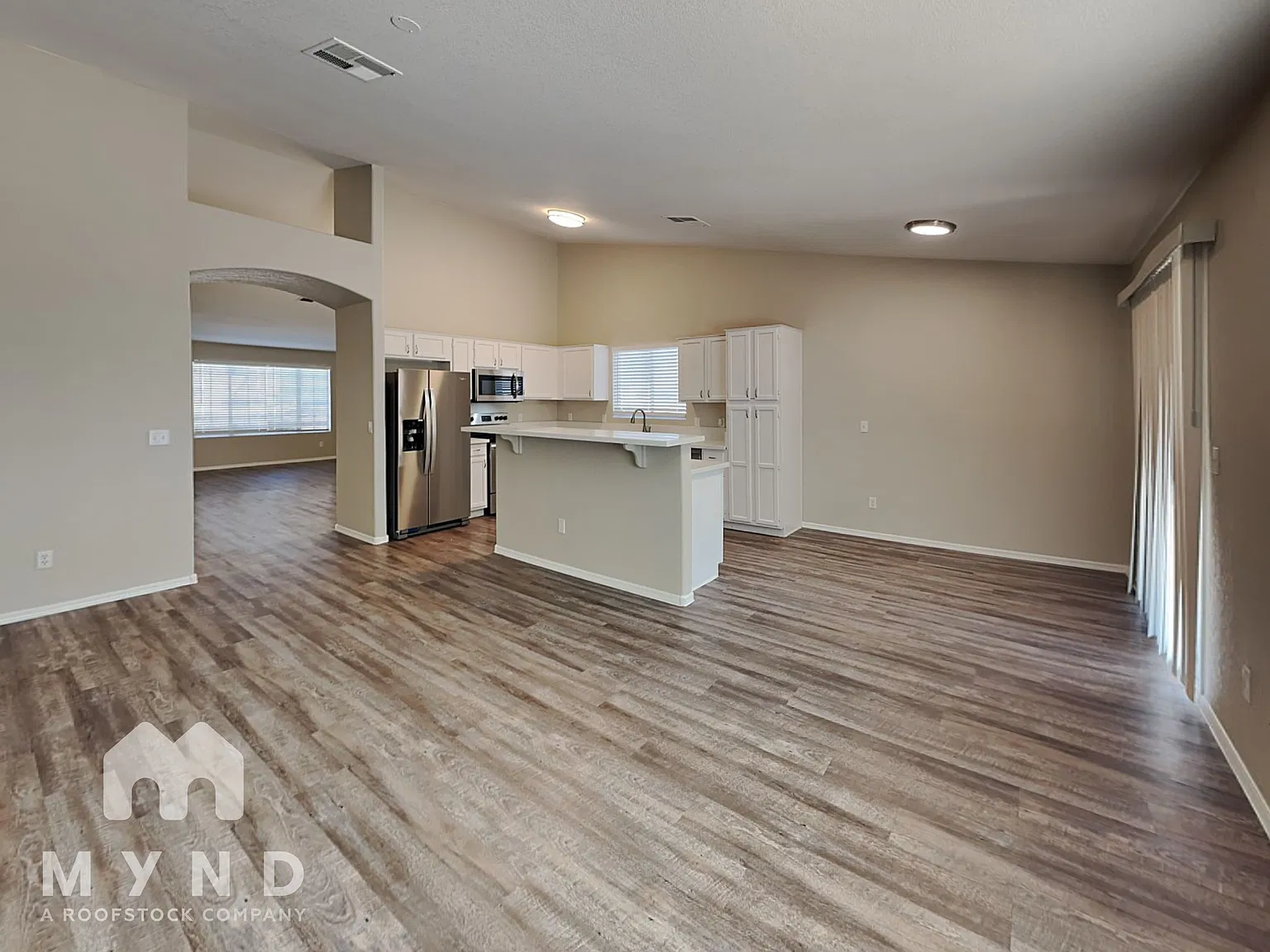 3 bed, 2.0 bath, 1716 sqft, $1,925 — Photo 2