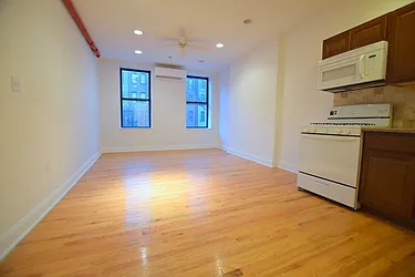 Rented by Uptown Flats LLC