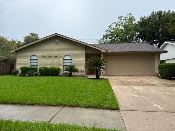 3011 Meadowview Dr