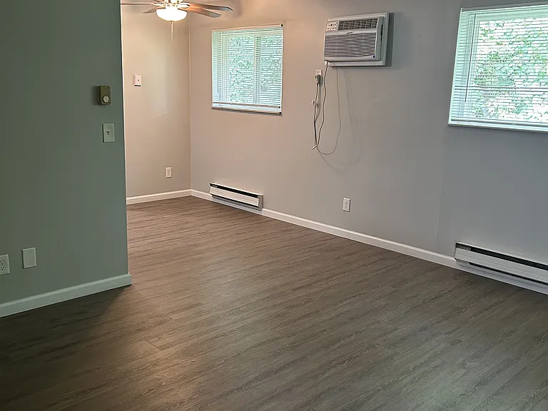 Maplewood Apartments — Photo 8
