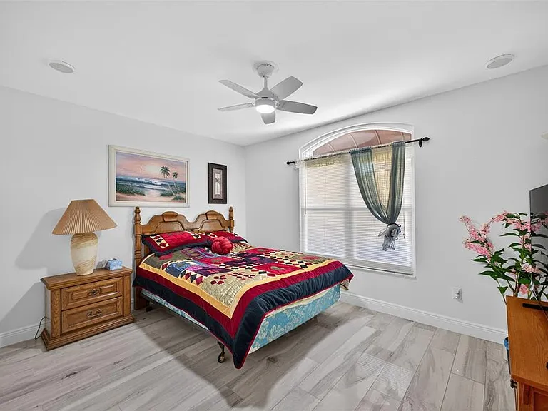 411 Del Mar Dr — Photo 8
