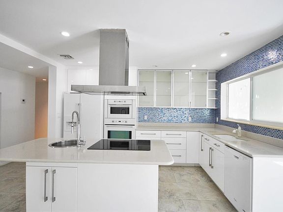 4th image of 7134 Carlyle Ave #7134