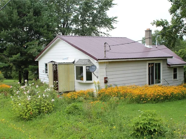 1987 Church Rd, Darien Center, NY 14040