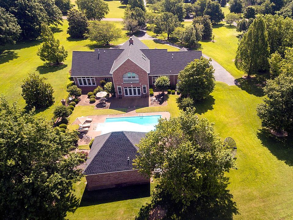 Before painted/added garage