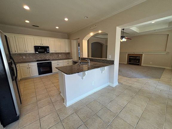 2nd image of 115 Hallette Dr