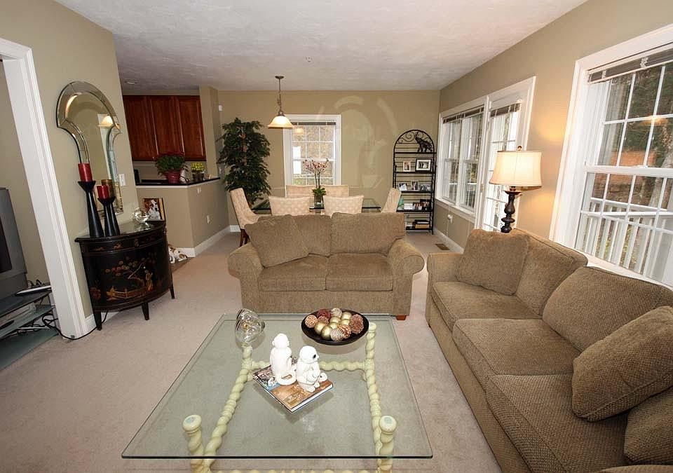 2nd image of 64 Hastings St APT 106