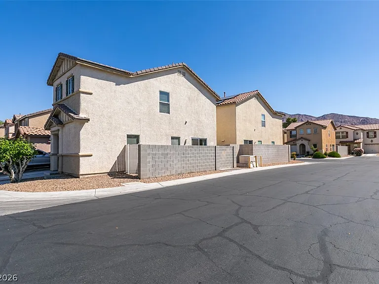 1170 Orange Meadow St — Photo 30