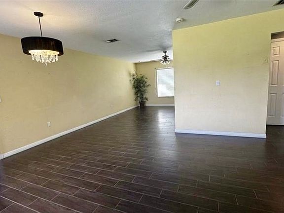 5th image of 4050 S Edgewater Cir