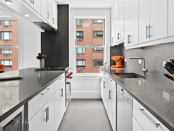 3rd image of 150 E 93rd St APT 6A