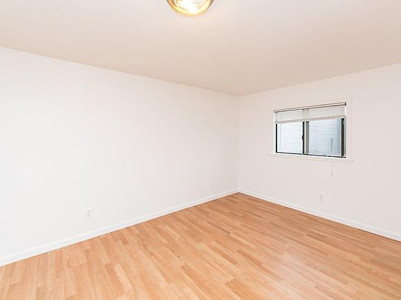 4th image of 1439 Lawton St #C