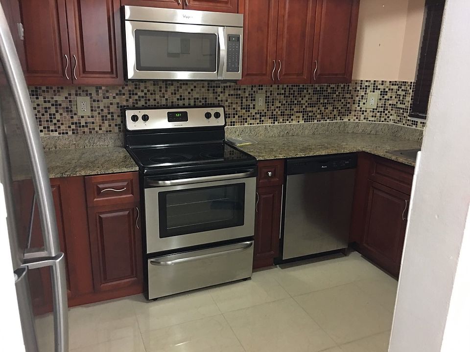 1st image of 2841 NE 33rd Ct APT 105