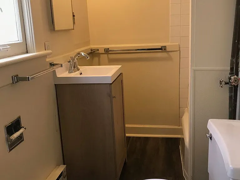 518 Monroe St — Photo 12