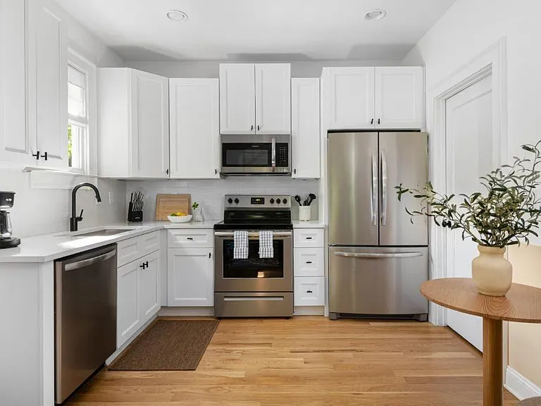 1054 Euclid Ave NE #CH — Photo 10