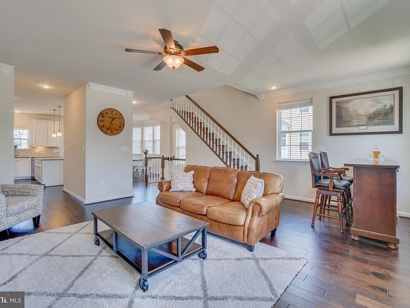 4th image of 124 Hidden Brook Dr