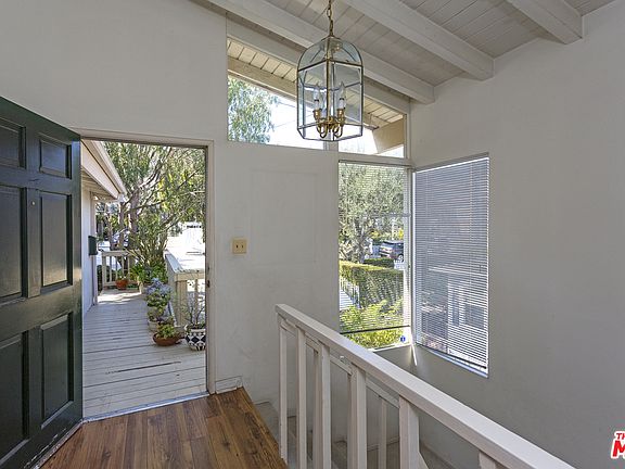 3rd image of 2900 Laurel Ave
