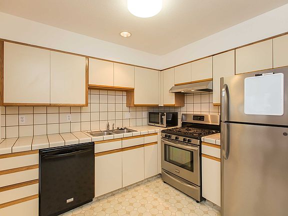 5th image of 328 2nd Ave #3