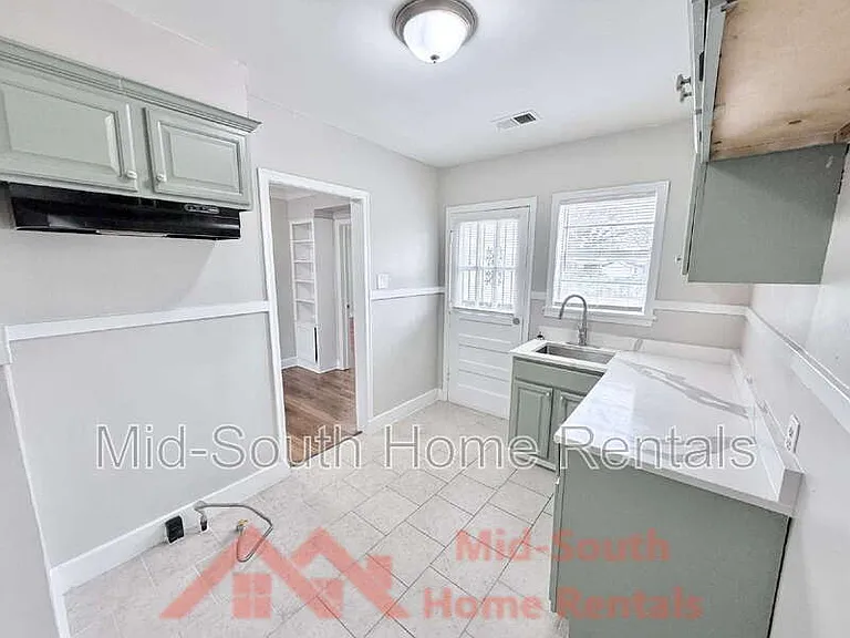 1156 Brower St — Photo 7