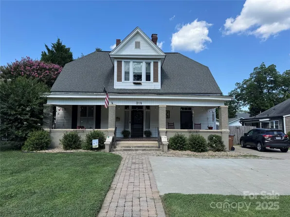 318 N Laurel St, Lincolnton, NC 28092