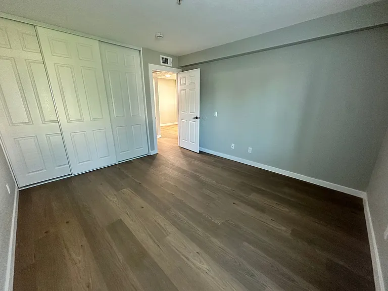 River House Apartments — Photo 49