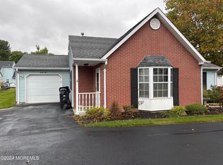 31 Farnworth Close, Freehold, NJ