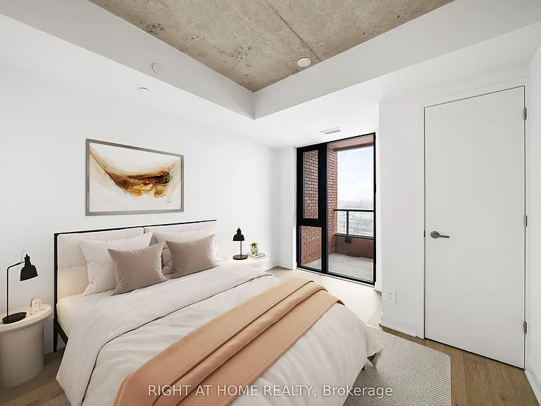 2720 Dundas St W #520 — Photo 4
