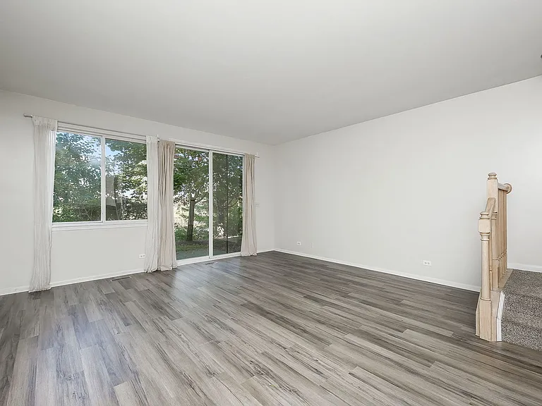 2943 Kentshire Cir — Photo 3