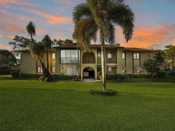 329 Knotty Pine Circle #C2, Greenacres, FL 33463