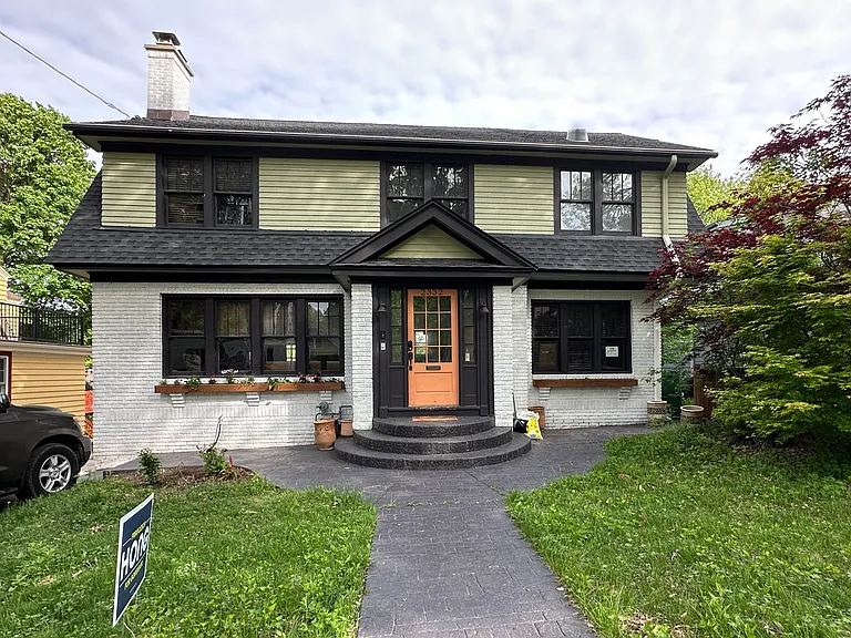 W Lawn Ave — Photo 1