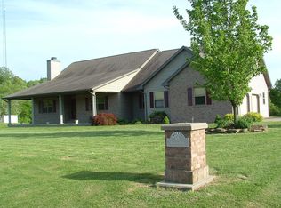 589 W Graham Ln, Washington, IN 47501