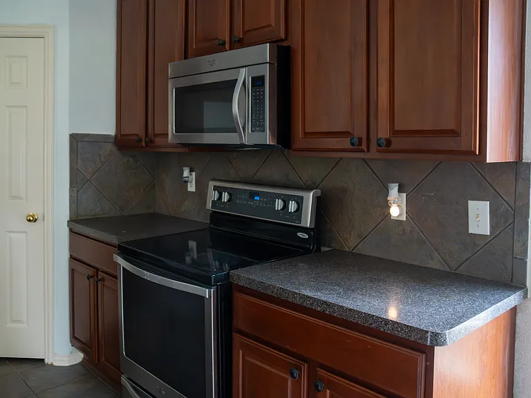 1730 Mineral Springs Dr — Photo 10