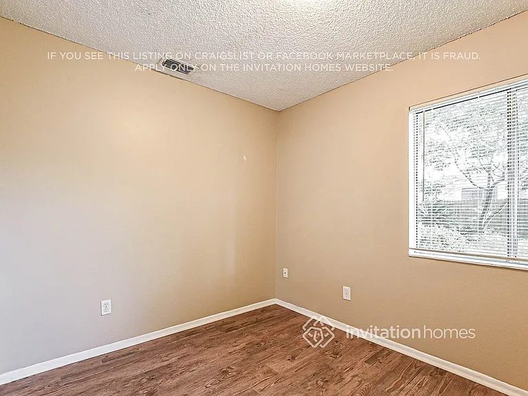 1567 Naples Cir — Photo 11
