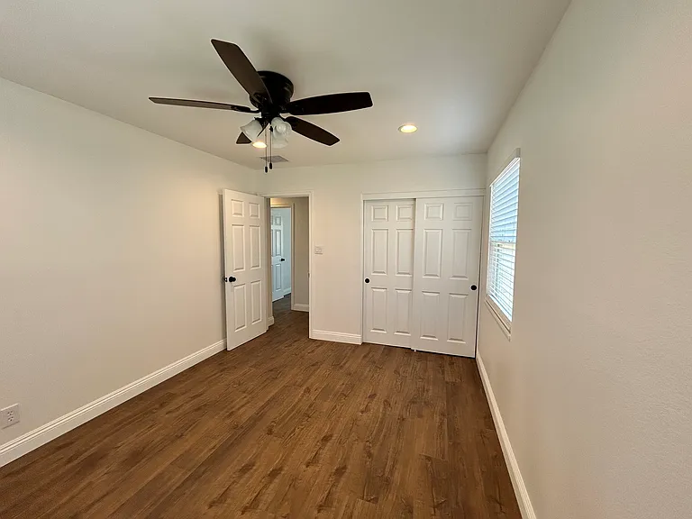 4745 Merrill Ave — Photo 9