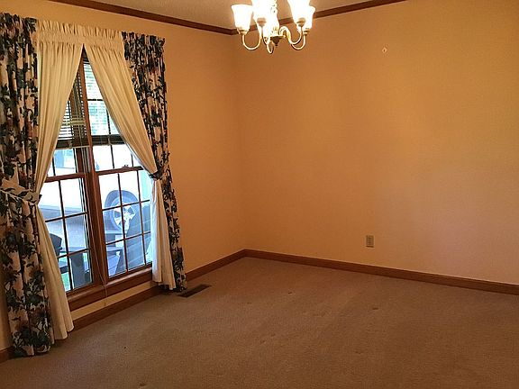 Formal dining room 